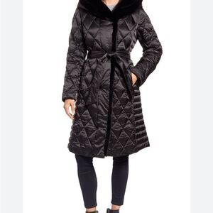 ELLEN TRACY 
Hooded Puffer Jacket With Faux Fur Trim - Black Size XL